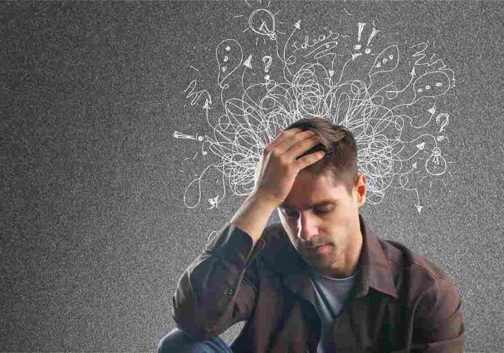 من اين تأتي الافكار السلبية ؟ | منصة حاكيني